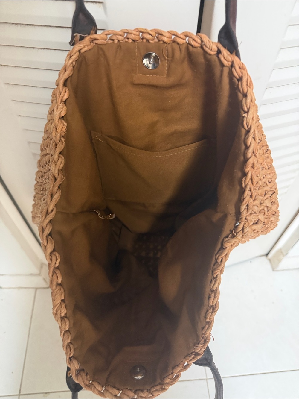 Source Unknown Woven Straw Tote in Tan with Dark Brown Handles - Picture 2 of 2